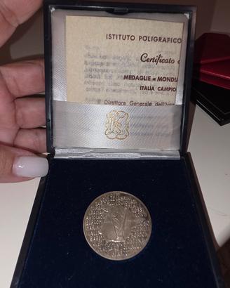 Medaglia Argento IPZS Italia campione del mondo 82