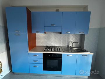 Cucina completa di elettrodomestici L255cm