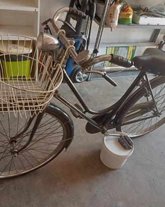 bici storica da donna   con freni a bacchetta 