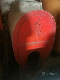 Contenitore vino antico per fare il vino 