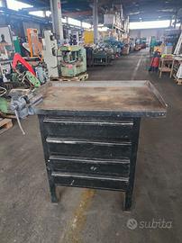 BANCO DA LAVORO CON MORSA E CASSETTI