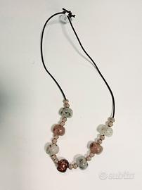 collana caucciù e resina