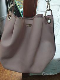 Borsa a secchiello Guess