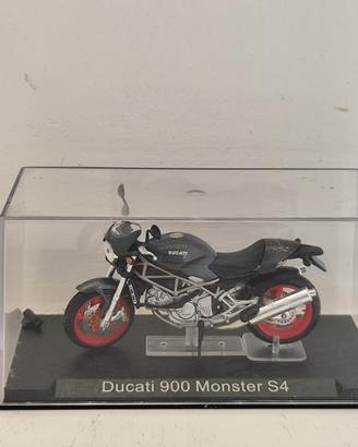 Modellino Ducati 900 Monster S4 con teca