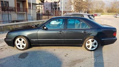 MERCEDES Classe E (W/S210) - 2002