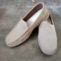 Mocassini uomo beige traforati
