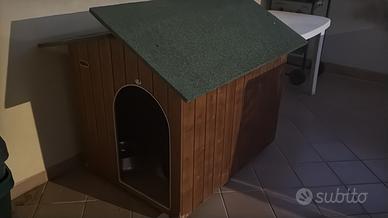 Cuccia grande in legno