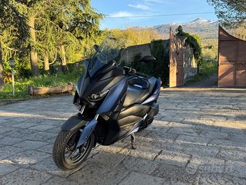 Yamaha X MAX 300