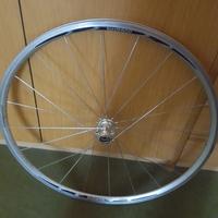 Ruota posteriore Shimano bici corsa con corpetto