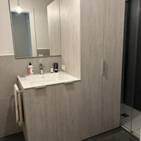 Mobile bagno-lavanderia con colonna bucato