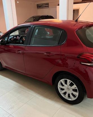 Peugeot 208 BlueHDi 75 5 porte Allure