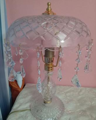 Lume in cristallo