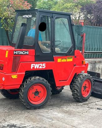 P76 Mini pala 4 ruote sterzanti Hitachi 25 q.li