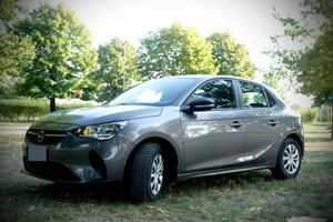 Opel Corsa in allestimento Edition,