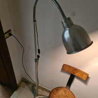 Lampada a piantana modernariato industriale