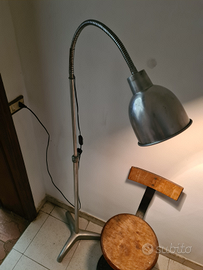 Lampada a piantana modernariato industriale