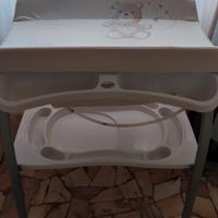 Fasciatoio con Vaschetta per bagnetto. Marca Brevi
