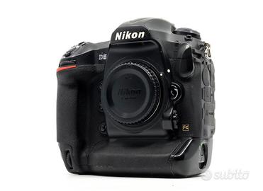 Nikon D5 DUAL XQD (GARANZIA 2 ANNI)