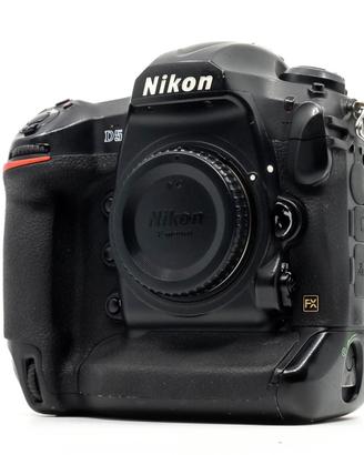 Nikon D5 DUAL XQD (GARANZIA 2 ANNI)