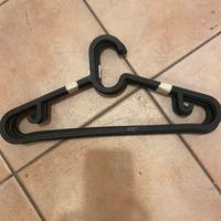 Grucce nere di plastica