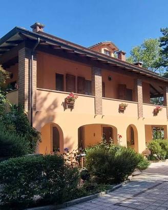 Villa di 440 m² con più di 5 locali e box auto dop