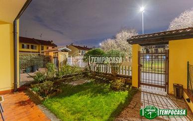 VILLA CON GIARDINO PRIVATO E BOX
