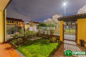 VILLA CON GIARDINO PRIVATO E BOX