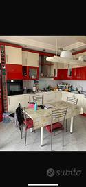 Cucina completa di frigo ed elettrodomestici