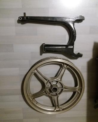 Cerchio e forcellone moto guzzi