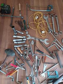 chiavi bussole martelli e altro 