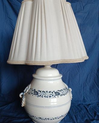 Lampada tavolo ceramica con maniglie e paralume