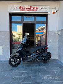 Piaggio Beverly 400 deep black