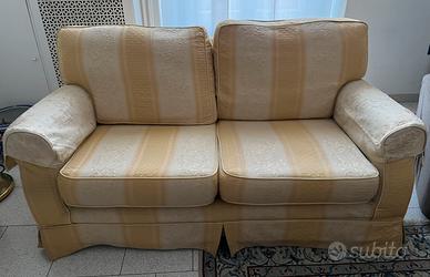 Divano 2 posti