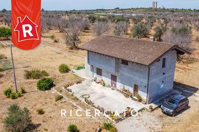 Villa di 170 m² con 5 locali a Leverano
