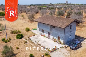 Villa di 170 m² con 5 locali a Leverano