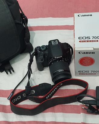 Canon Eos 700d  + 18-55 