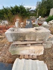 Antichi Blocchi Monolitici in Pietra