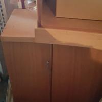 Arredamento negozio in legno .
