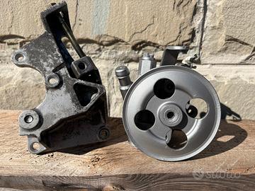 Pompa idroguida servosterzo KYB revisionata