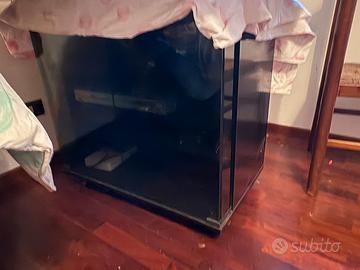 Mobile porta tv con porte in vetro