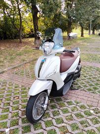 BEVERLY 300 ABS 2016