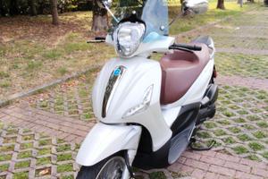 BEVERLY 300 ABS 2016