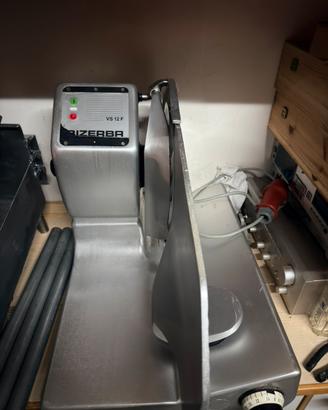 Affettatrice bizerba industriale