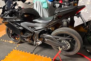 Yamaha r3