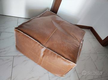 Pouf finta pelle