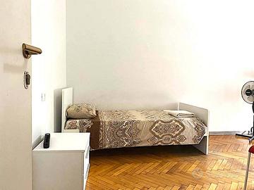 Stanza in appartamento di 80 m² a Milano