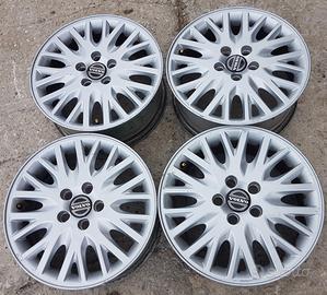 Cerchi in lega Volvo R16