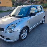 Suzuki Swift Diesel per pezzi di ricambio 