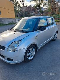 Suzuki Swift Diesel per pezzi di ricambio 