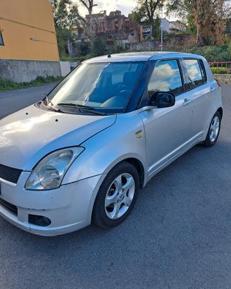 Suzuki Swift Diesel per pezzi di ricambio 